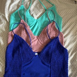 Zenana brand new /never worn . Size med crop top